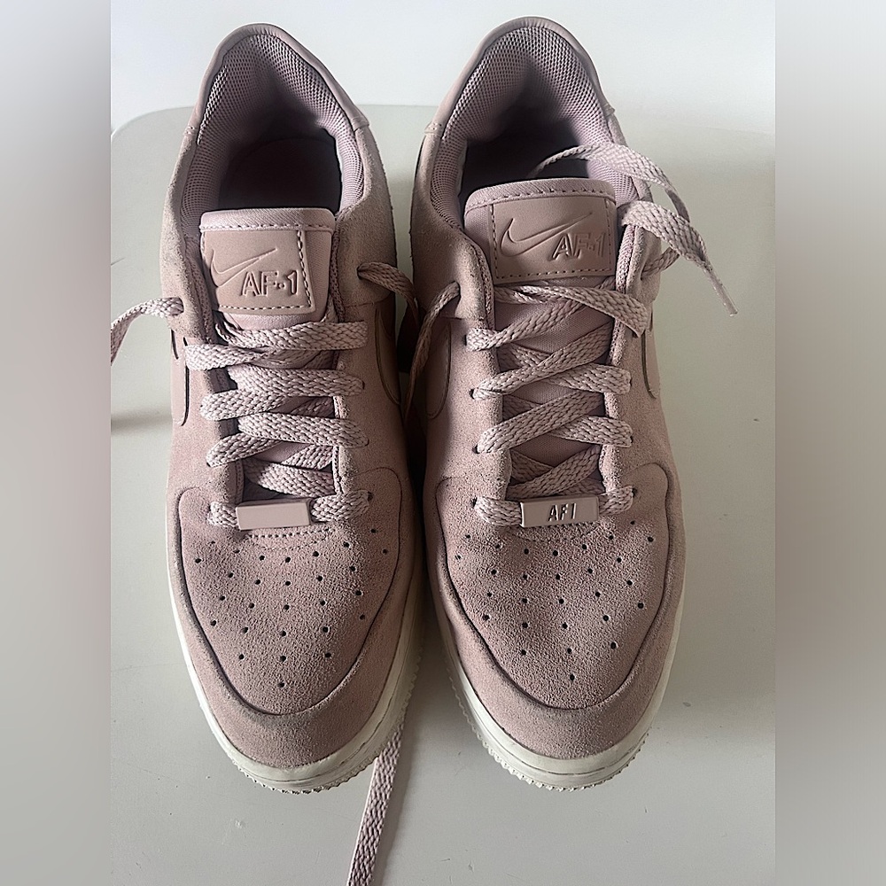 Nike Women’s Air Force 1 Sage Low